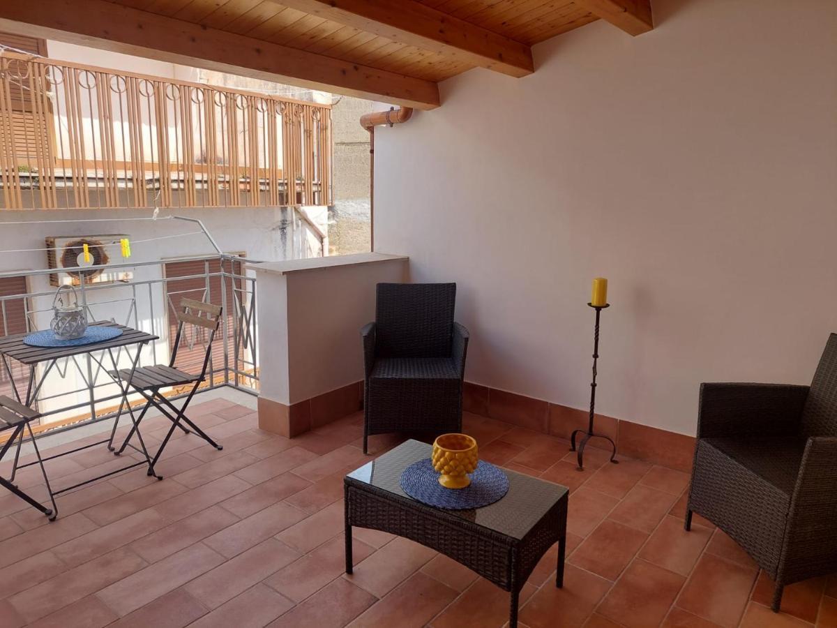 カステッランマーレ・デル・ゴルフォLa Terrazza Di Racheleアパートメント エクステリア 写真