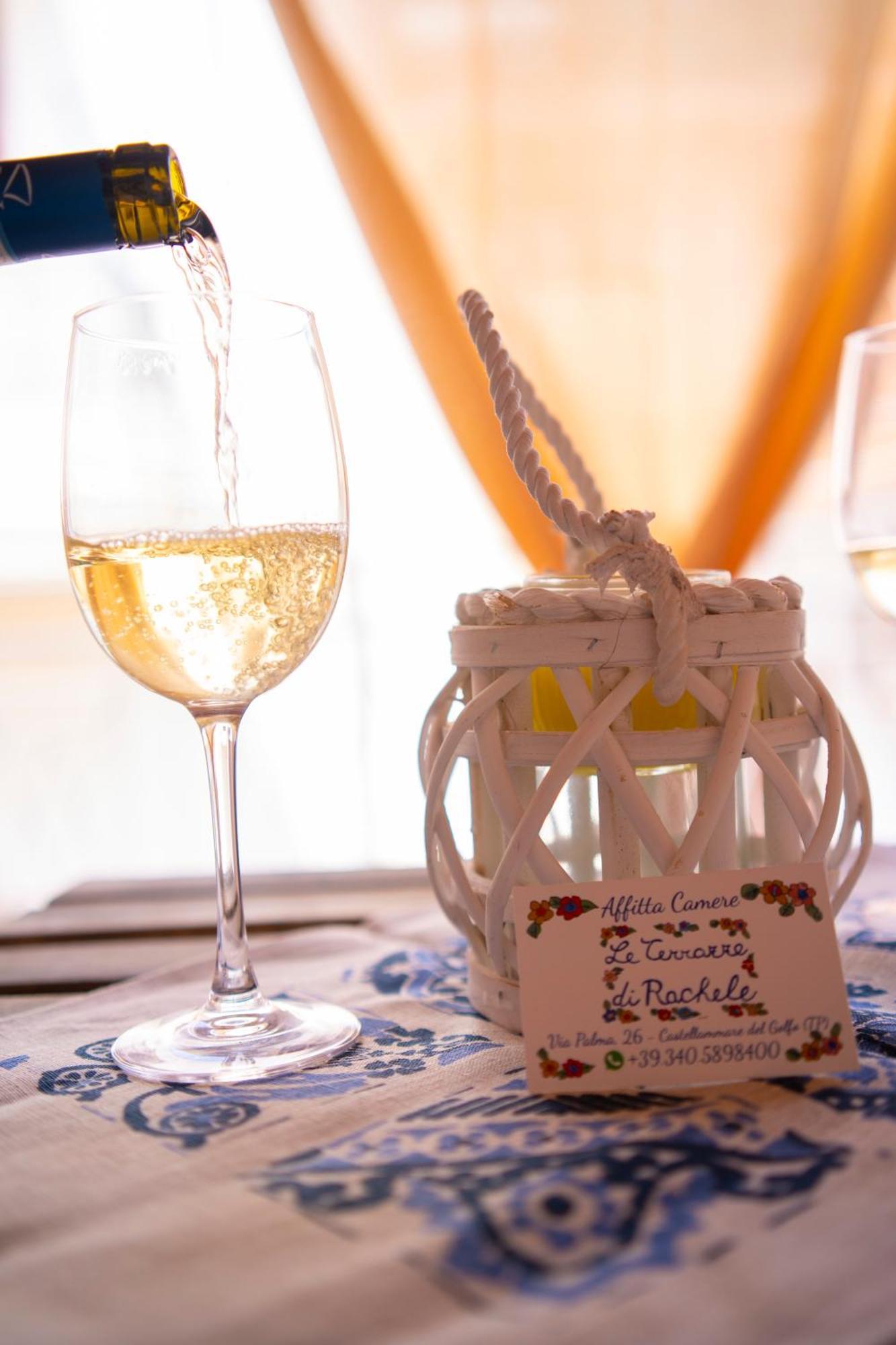 カステッランマーレ・デル・ゴルフォLa Terrazza Di Racheleアパートメント エクステリア 写真