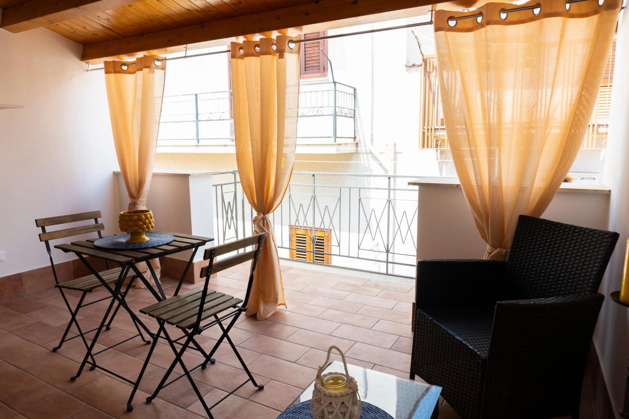 カステッランマーレ・デル・ゴルフォLa Terrazza Di Racheleアパートメント エクステリア 写真